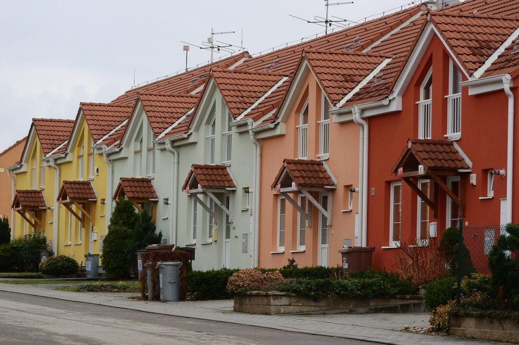 Street Cottages Villadom - MAKY_OREL / Pixabay