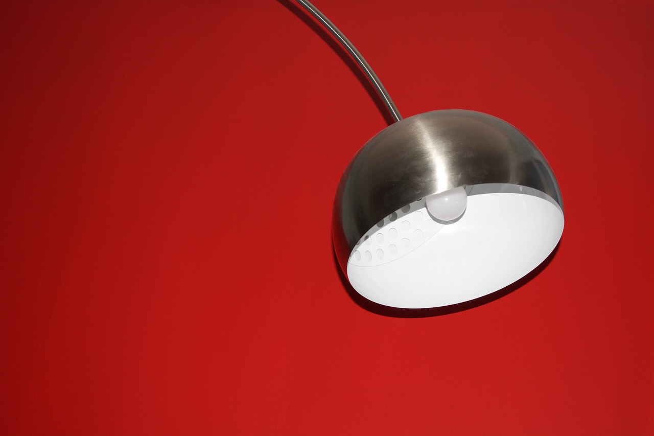 Lamp Chrome Modern Interior Design - DevoKit / Pixabay