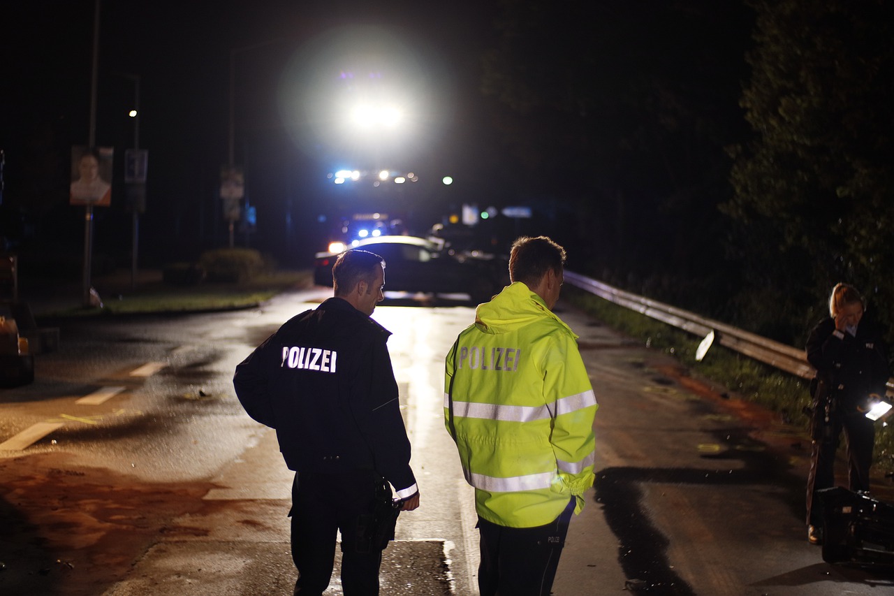 Police Accident Night - FreitagTV / Pixabay