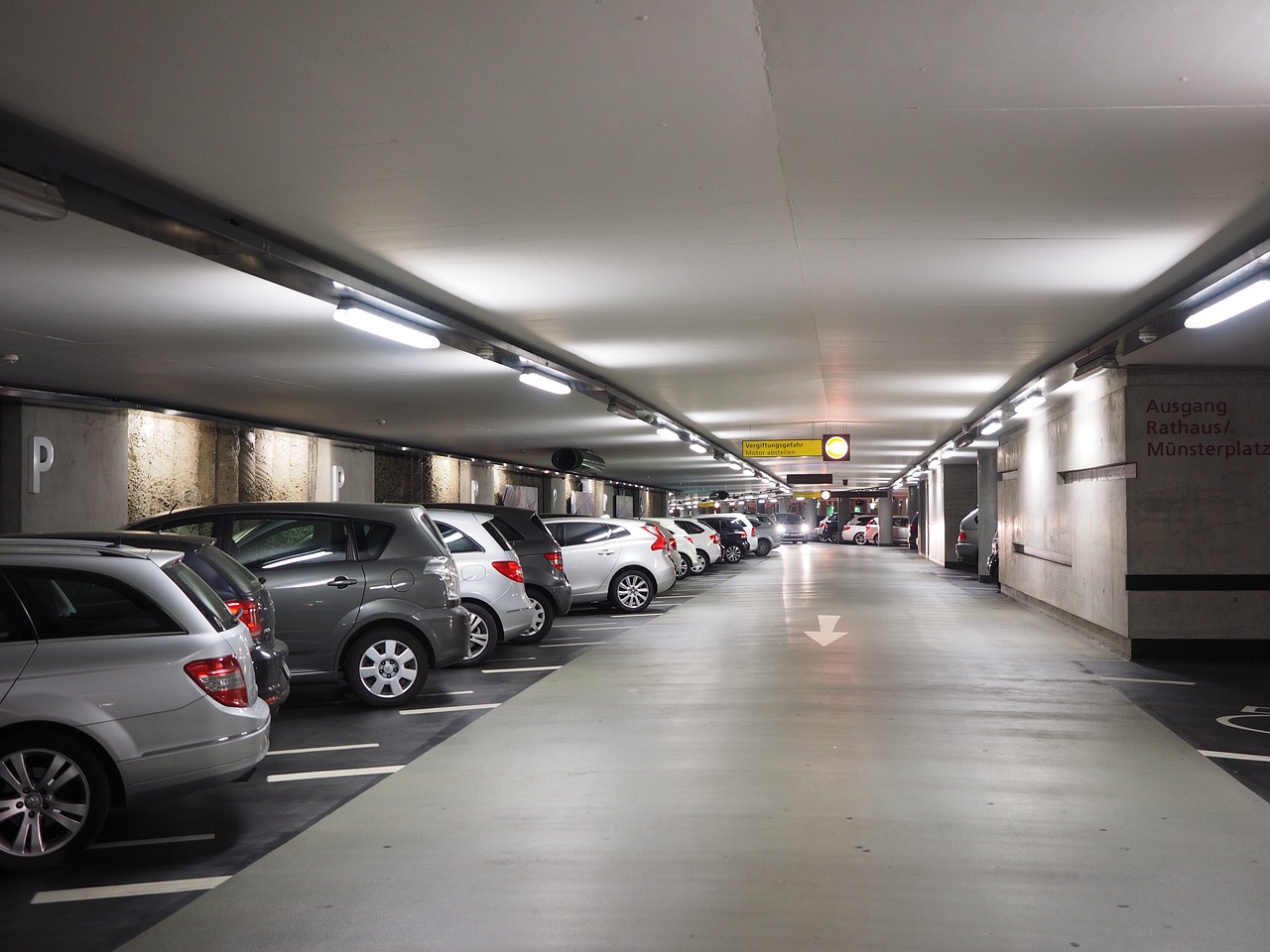 multi storey car park, parking spot, park level